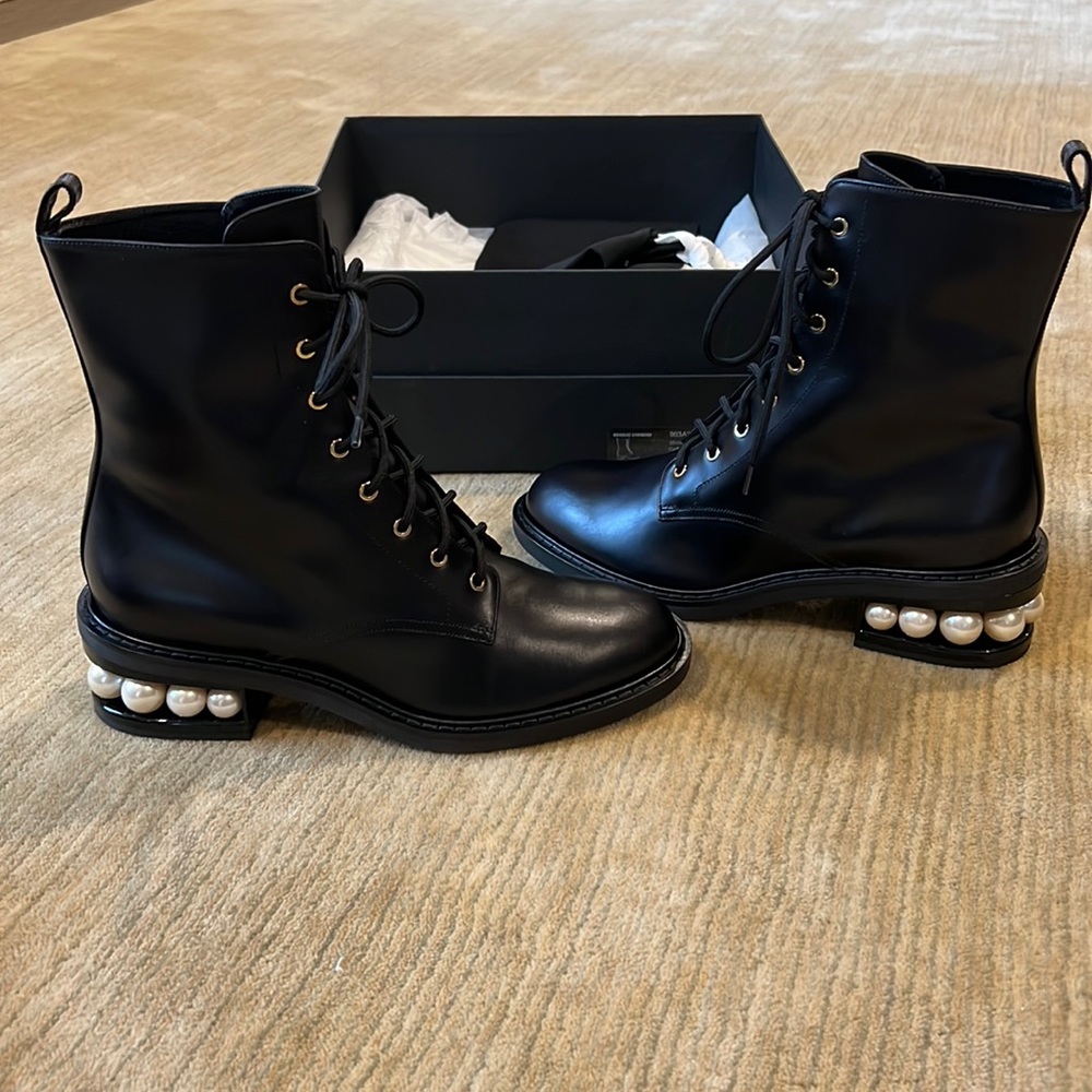 Brand NWT Nicholas Kirkwood Casati Pearl combat boots Size 40